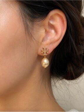 ✨ Tory Burch Crystal Logo & Faux Pearl Drop Earrings ✨